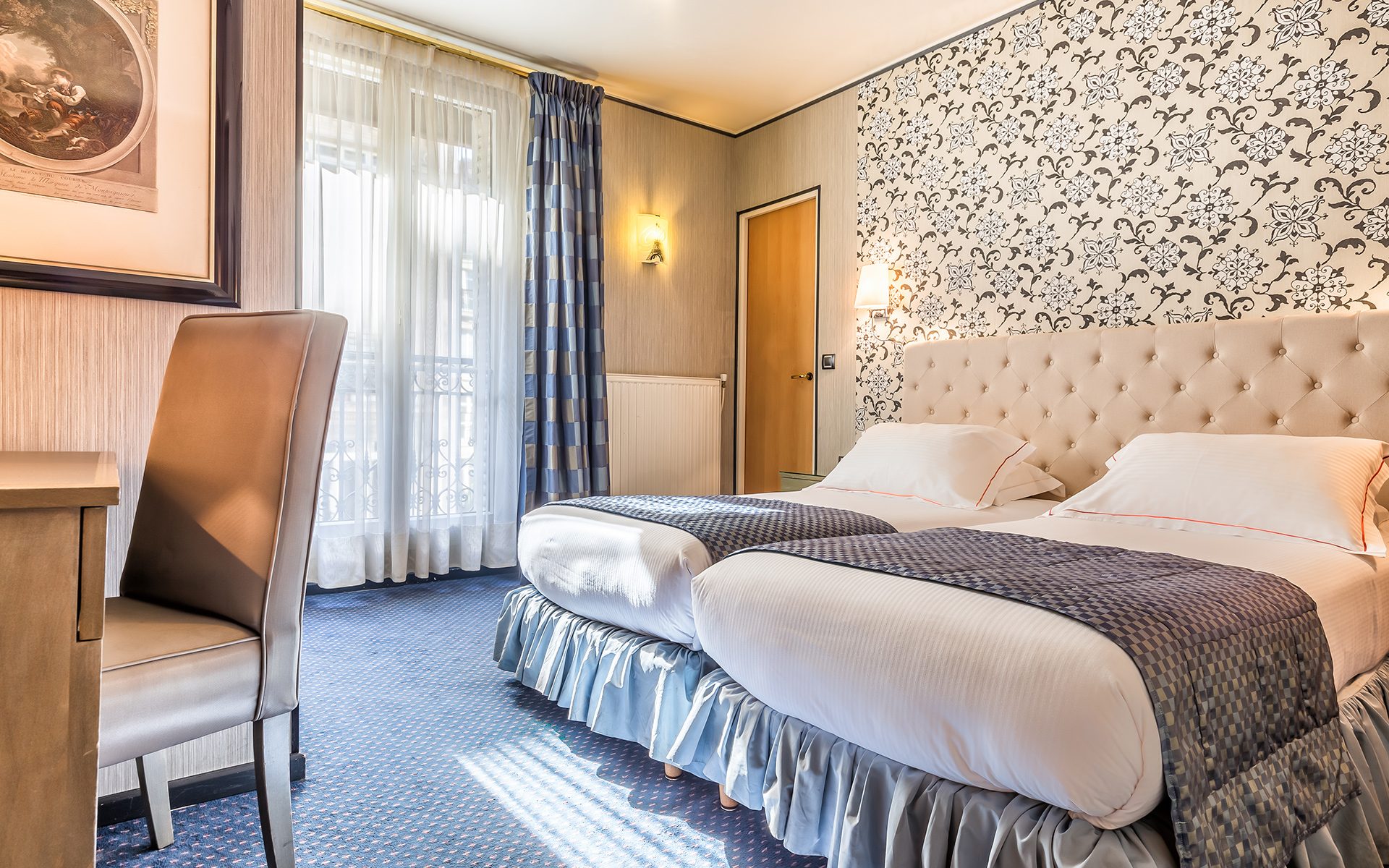 Hotel-Regence_Chambre302-5504-HDR-min